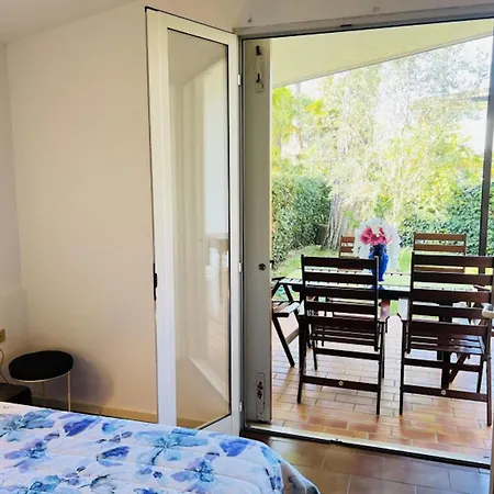 Lovely With Spacious Garden Villa *