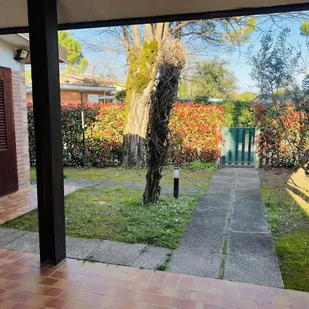 Villa Lovely With Spacious Garden *